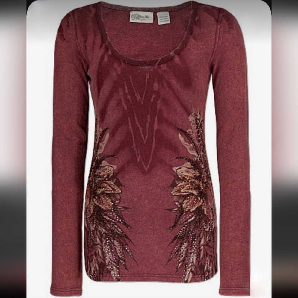 Long sleeve floral tee by Miss Me